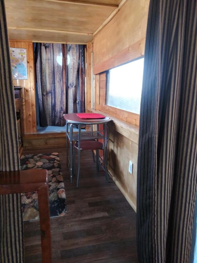 La Loma Del Chivo Llc Stone Cottage Alternative Building Marathon Kültér fotó